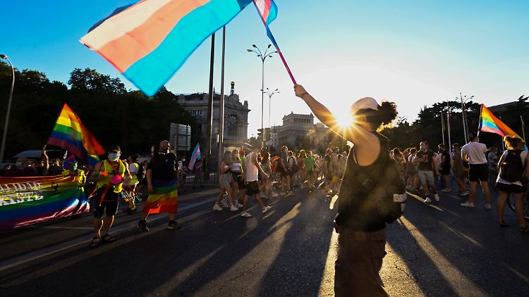 Die Idee hatte der gelernte Friseur bei einer Party am Christopher-Street-Day in Madrid.