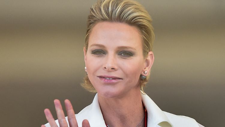 Sie grüßt die Monegassen aus der Ferne: Fürstin Charlène.