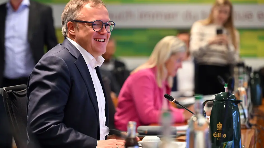 Thueringens-CDU-Chef-Mario-Voigt-will-eine-Regierung-bilden-Zuvor-muss-er-aber-auch-die-Frage-nach-einem-neuen-Landtagspraesidenten-klaeren