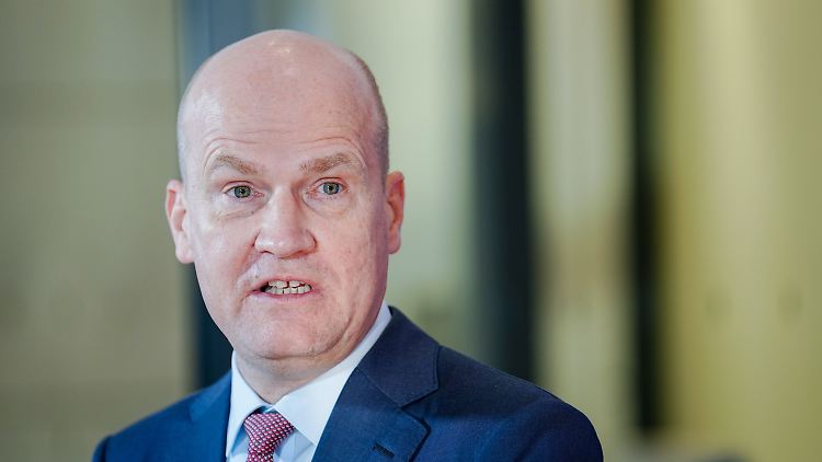 Brinkhaus stellt sein Amt zur Verfügung.