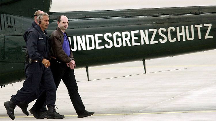 1996 entführt Haupttäter Drach den Tabak-Erben Jan Reemtsma - erst nach 33 Tagen wird das Opfer freigelassen.