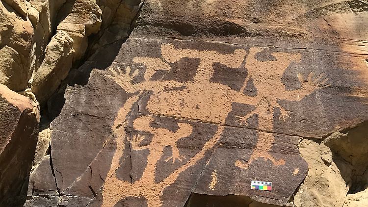 Fundstelle Legend Rock: Darstellung eines großen, menschenähnlichen Wesens, auch Anthropomorph genannt. 