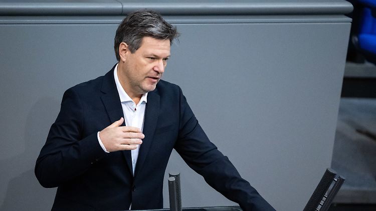 Habeck zeigt sich entsetzt über die hohe Quote von Schulabbrechern.