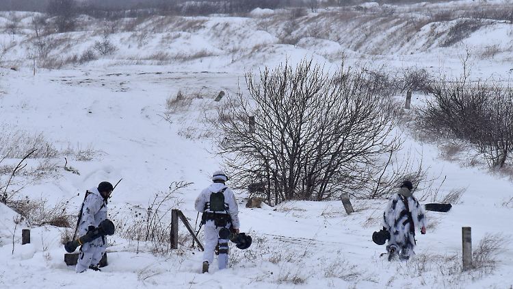 Militärübung in der Ukraine. "Es ist nicht die Zeit für Kriegstreiberei", so die Ican.