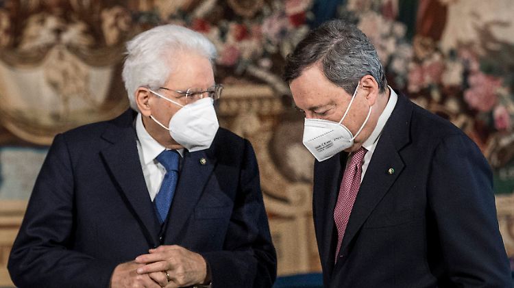 Draghi (r.) will Päsident werden und kann nicht, Matarelle (l.) soll Präsident bleiben, wollte dies bislang aber nicht.