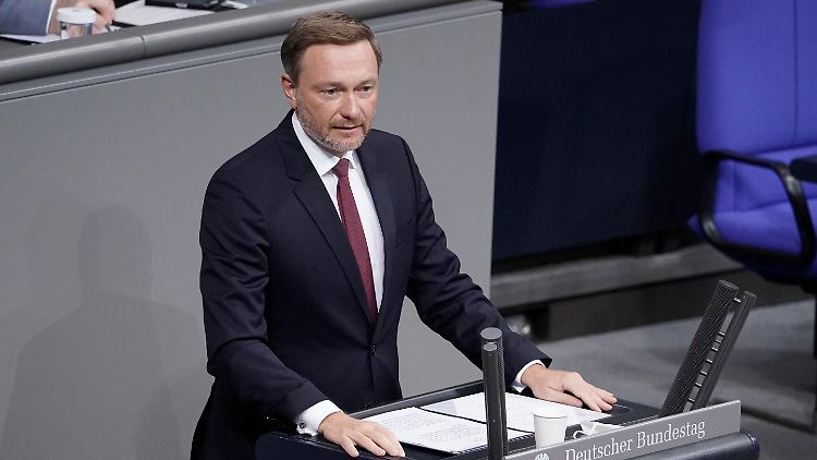 Lindner will sich bemühen, doch noch eine Lösung für die Familien und Privatpersonen zu finden, die eine Förderung bei der KfW beantragt hatten. 