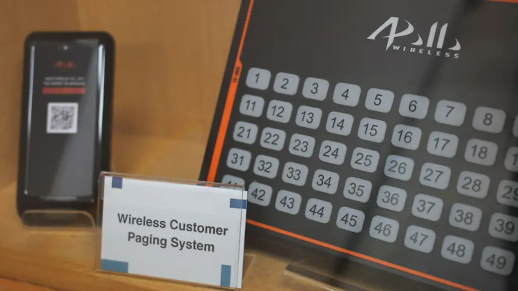 2024-09-18T023753Z-377321584-RC2P2AAAV66X-RTRMADP-3-ISRAEL-PALESTINAINS-HEZBOLLAH-GOLD-APOLLO