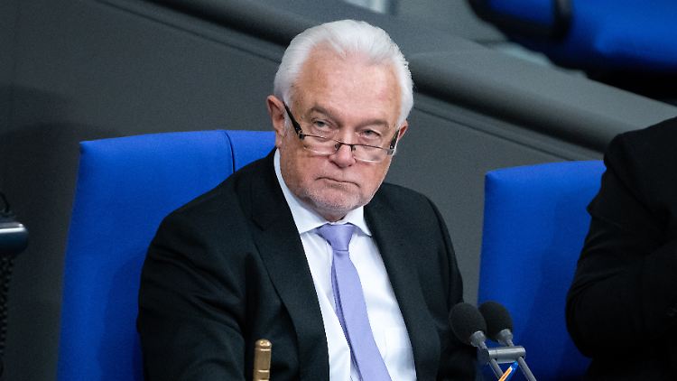 "Die Gefahr geht doch nicht von Ungeimpften aus, sondern von Infizierten", sagt Kubicki.