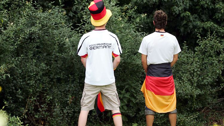 Not kennt kein Gebot. Aber wer sich gewohntheitsmäßig im Garten erleichtert, muss mit Konsequenzen rechnen.