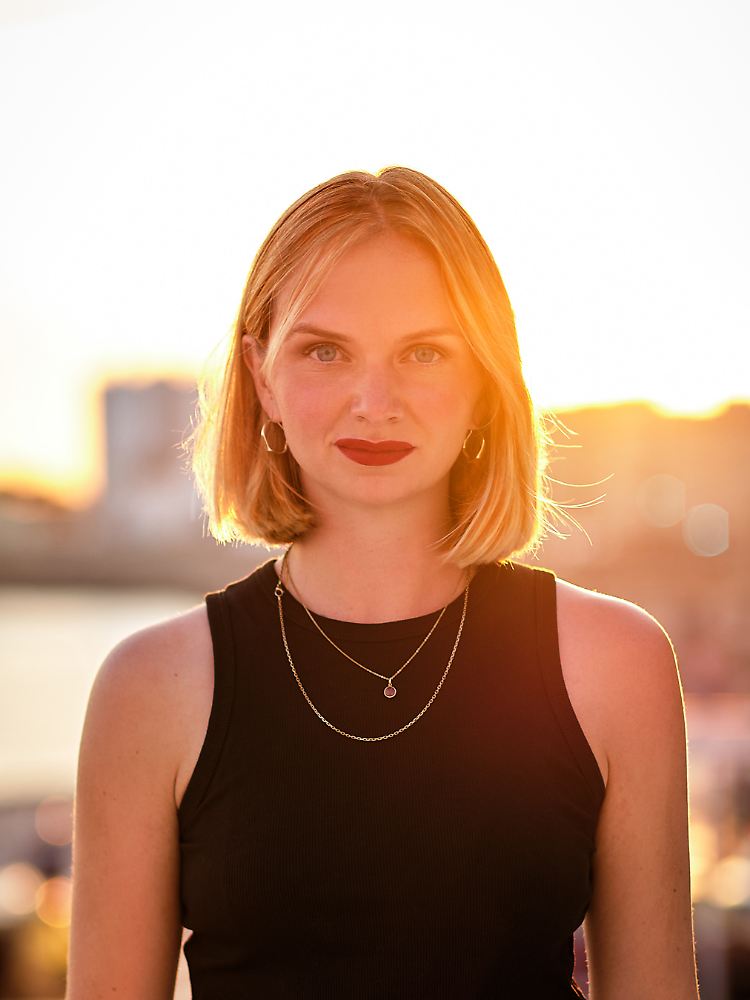 Kristina Lunz ist Mitgründerin der Denkfabrik Centre for Feminist Foreign Policy. Als Beraterin war sie auch für das Auswärtige Amt tätig. Im Februar 2019 führte das Magazin Forbes Lunz auf der Liste der "30 under 30". Ihr Buch "Die Zukunft der Außenpolitik ist feministisch" erscheint am 24. Februar bei Econ.