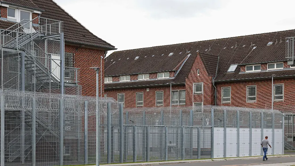 Schleswig-Holsteins-Landkreistag-will-die-Zustaendigkeit-fuer-Abschiebungen-von-den-Kreisen-auf-das-Land-uebertragen