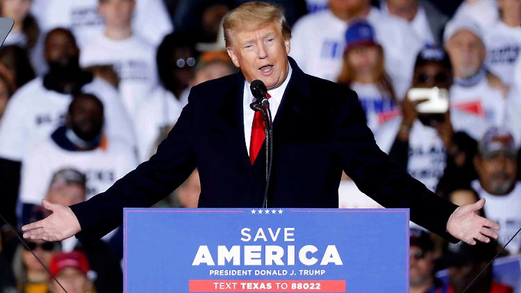 Trump will Angreifer des Kapitolsturms begnadigen, sollte er 2024 erneut Präsident werden. Kaum gnädig ging er während seiner Präsidentschaft dagegen mit Dokumenten um. 