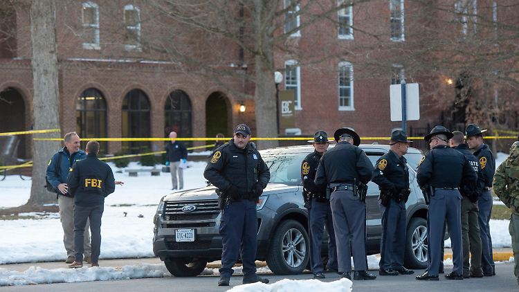 Die Polizei führt eine Untersuchung nach der Schießerei am Bridgewater College durch.