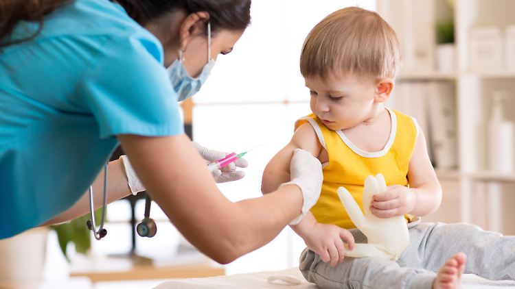 Dia FDA geht davon aus, dass auch für Babys und Kleinkinder drei Impfdosen notwendig sein werden.