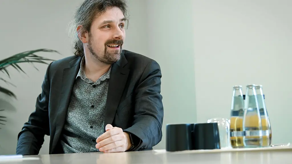 Die-Cyberagentur-um-Christian-Hummert-will-einen-mobilen-Quantencomputer-entwickeln