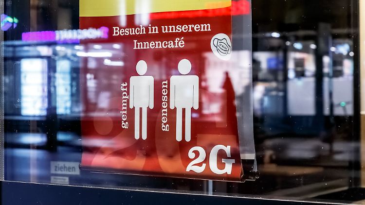 Vor Schleswig-Holstein hatten mehrere Bundesländer die 2G-Pflicht im Einzelhandel bereits aufgrund von Gerichtsurteilen zurückgenommen, so etwa Bayern und das Saarland. 