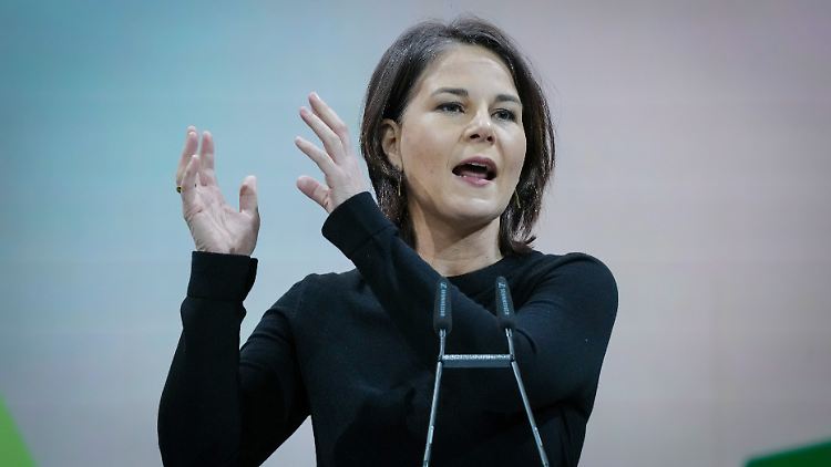 Deutschland stimme sich eng mit der EU und insbesondere mit Frankreich ab, wie das Engagement in Mali weiter gestaltet wird, sagte Baerbock.