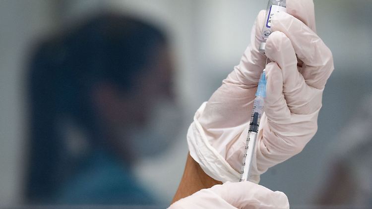 Die STIKO empfiehlt einen zweiten Booster für besonders gefährdete Gruppen