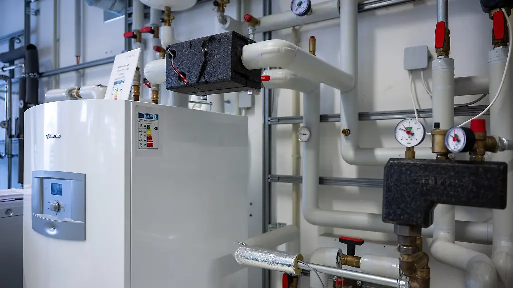 Waermepumpen-liegen-im-Trend-auch-die-Ausbildung-junger-Leute-daran