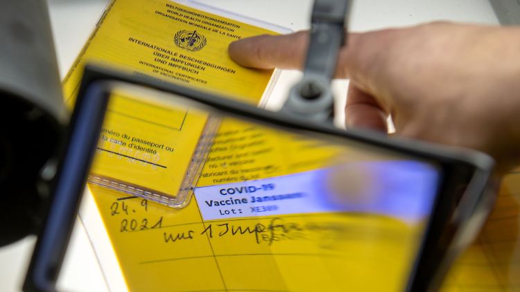 Apotheker sind in solchen Fällen laut dem Richter nicht an die Schweigepflicht gebunden.