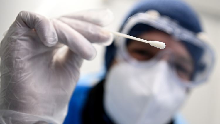 Treffen die Annahmen des RKI zu, könnte Deutschland einer Überlastung des Gesundheitssystems noch entgehen.