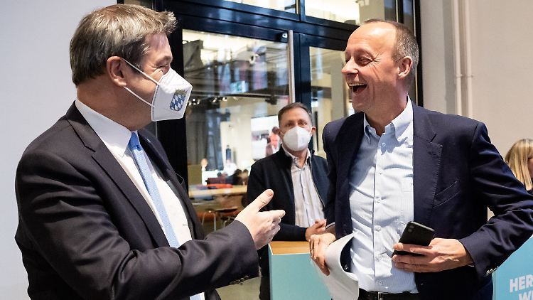 Gut gelaunt: CSU-Chef Markus Söder und CDU-Vorsitzender Friedrich Merz auf der Klausurtagung der Union in Berlin.