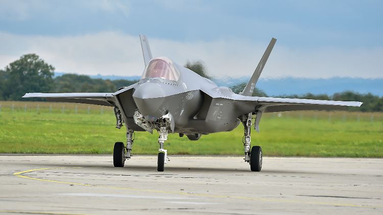 Der F-35 wird vom US-Unternehmen Lockheed Martin produziert.