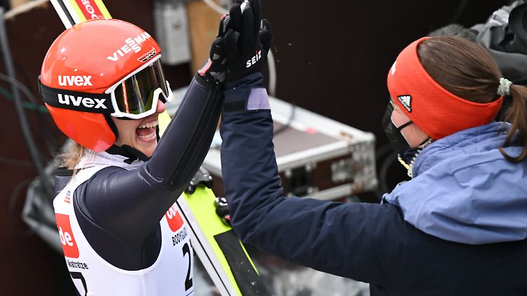 Katharina Althaus ist top in Form.