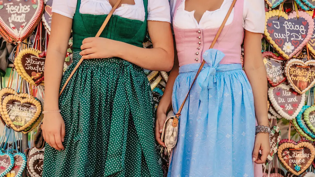 Diese-fuenf-Dirndl-Trends-dominieren-das-Oktoberfest-2024