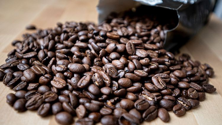 Jeder Deutsche trinkt im Jahr durchschnittlich 168 Liter Kaffee pro Jahr.