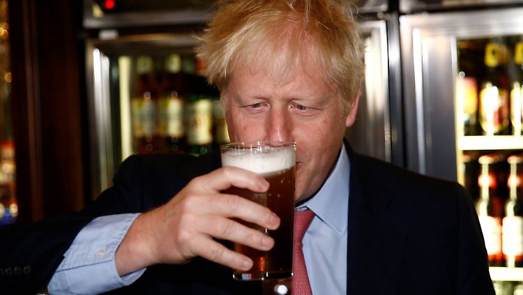 Boris Johnson im Juli 2019 - auch im Lockdown 2020 soll er auf seinen Geburtstag angestoßen haben.