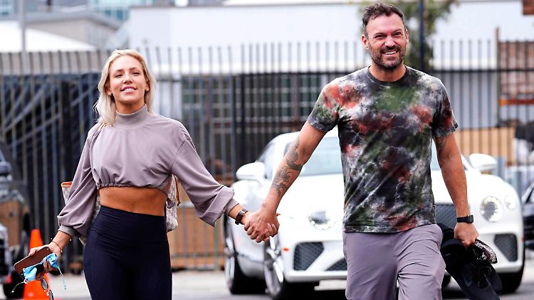 Seit Oktober 2020 ist Green mit Sharna Burgess liiert, Profitänzerin bei der US-Version von "Let's Dance".