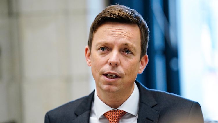 Hans findet, dass von Merz auch heute noch ein "Zerrbild" gezeichnet werde.