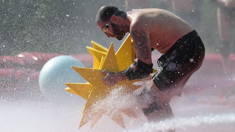 Der 56-Jährige nimmt lieber ein spritziges Wasserbad als eines in Innereien und Fleischabfällen.