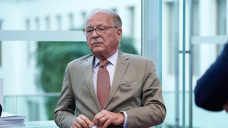 Ischinger wird die Verantwortung für die Konferenz an Heusgen, ehemaliger Berater von Ex-Kanzlerin Merkel, übergeben.