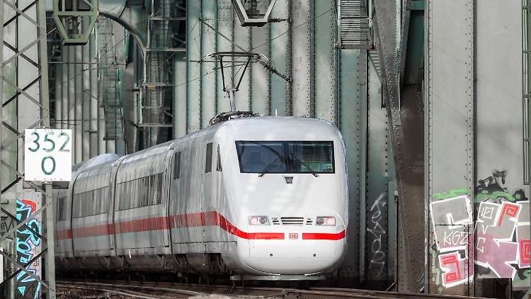 Im Normalbetrieb nutzen rund 17.000 Fahrgäste pro Tag die Verbindung zwischen Hamburg und Berlin.