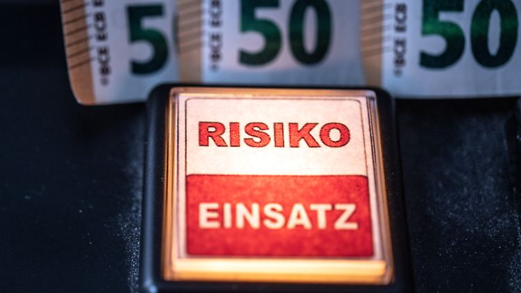 Illegales Glücksspiel mit hohem Risiko: Die Nutzer der sogenannten Fun Games sind auch bereit,  "Haus und Hof an den Geräten zu verlieren". 