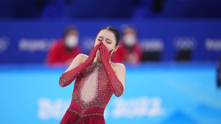Zhu Yi stürzte zweimal bei den Olympischen Spielen.