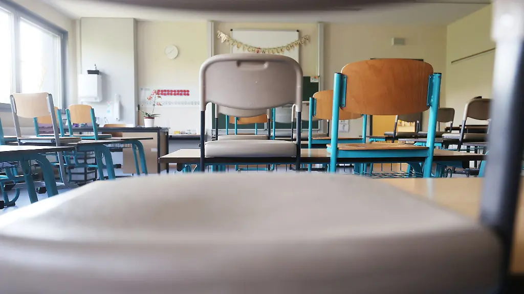 Wegen-Lehrermangels-fallen-in-Thueringen-viele-Unterrichtsstunden-aus-Freie-Schulen-sehen-sich-besonders-benachteiligt