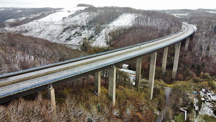 Viele Anwohner sind von der Vollsperrung der Brücke stark betroffen.