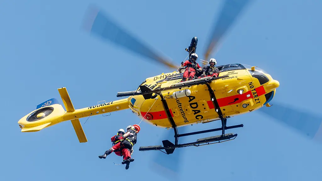 Innerhalb-von-zwei-Wochen-wollen-die-Luftretter-Windeneinsaetze-ueben