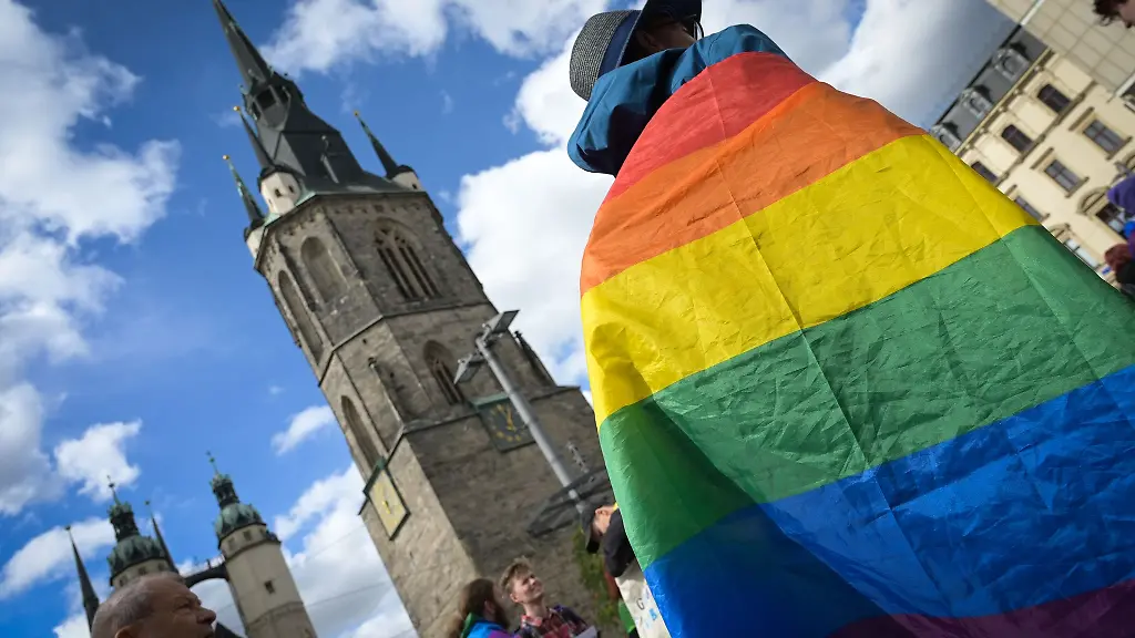 Der-CSD-in-Halle-verlief-zunaechst-ruhig