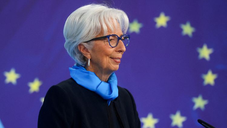 Die Inflation in der Eurozone dürfte kurzfristig hoch bleiben, sagt Christine Lagarde.