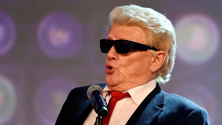 Heino hat laut seinem Management jeden Titel gesungen.