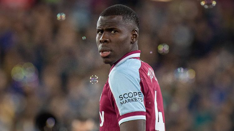 Zouma hat seine Katzen geschlagen. 