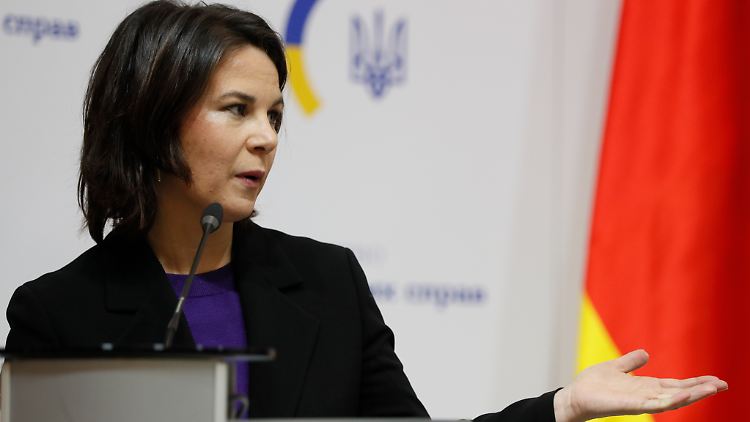 Holt sich eine der prominentesten Klimaaktivistinnen ins Auswärtige Amt: Außenministerin Annalena Bearbock.