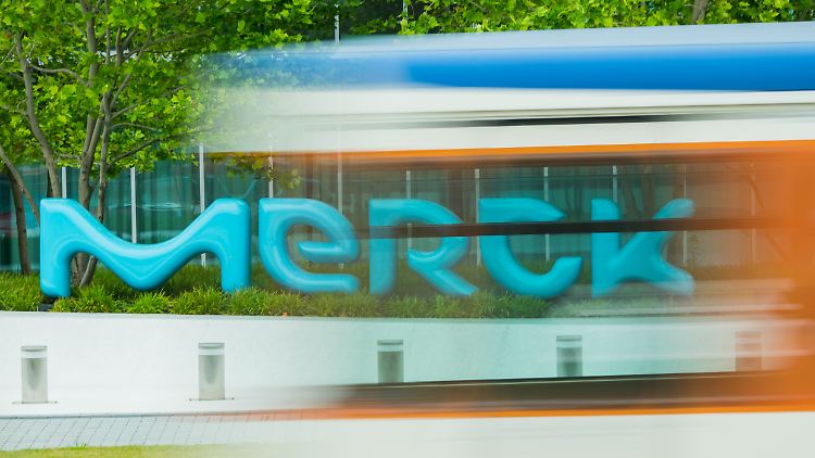 Merck gab an, dass die Studienziele hinsichtlich des Gesamtüberlebens und des Zeitraums ohne ein Fortschreiten der Krankheit nicht erreicht worden seien.