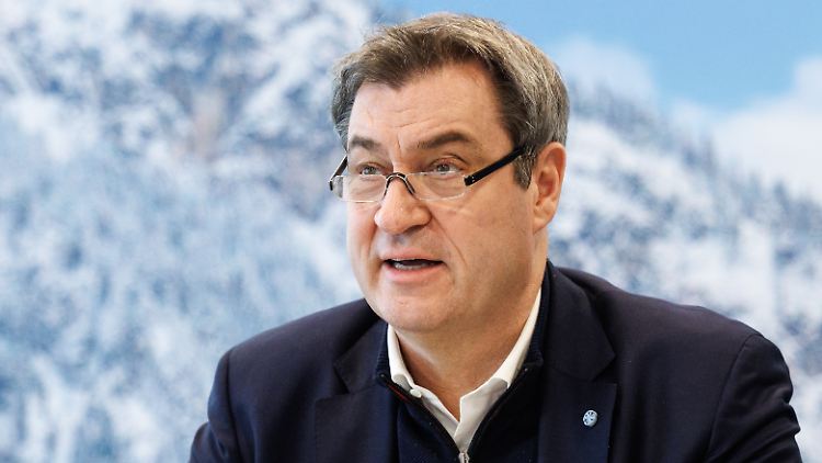 Vor einem Jahr war CSU-Chef Markus Söder einer der ersten, die eine Impfpflicht für Pflegekräfte forderten. 