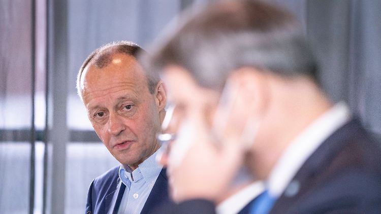 Friedrich Merz stellte sich hinter Markus Söders Position, die einrichtungsbezogene Impfpflicht "de facto" auszusetzen.