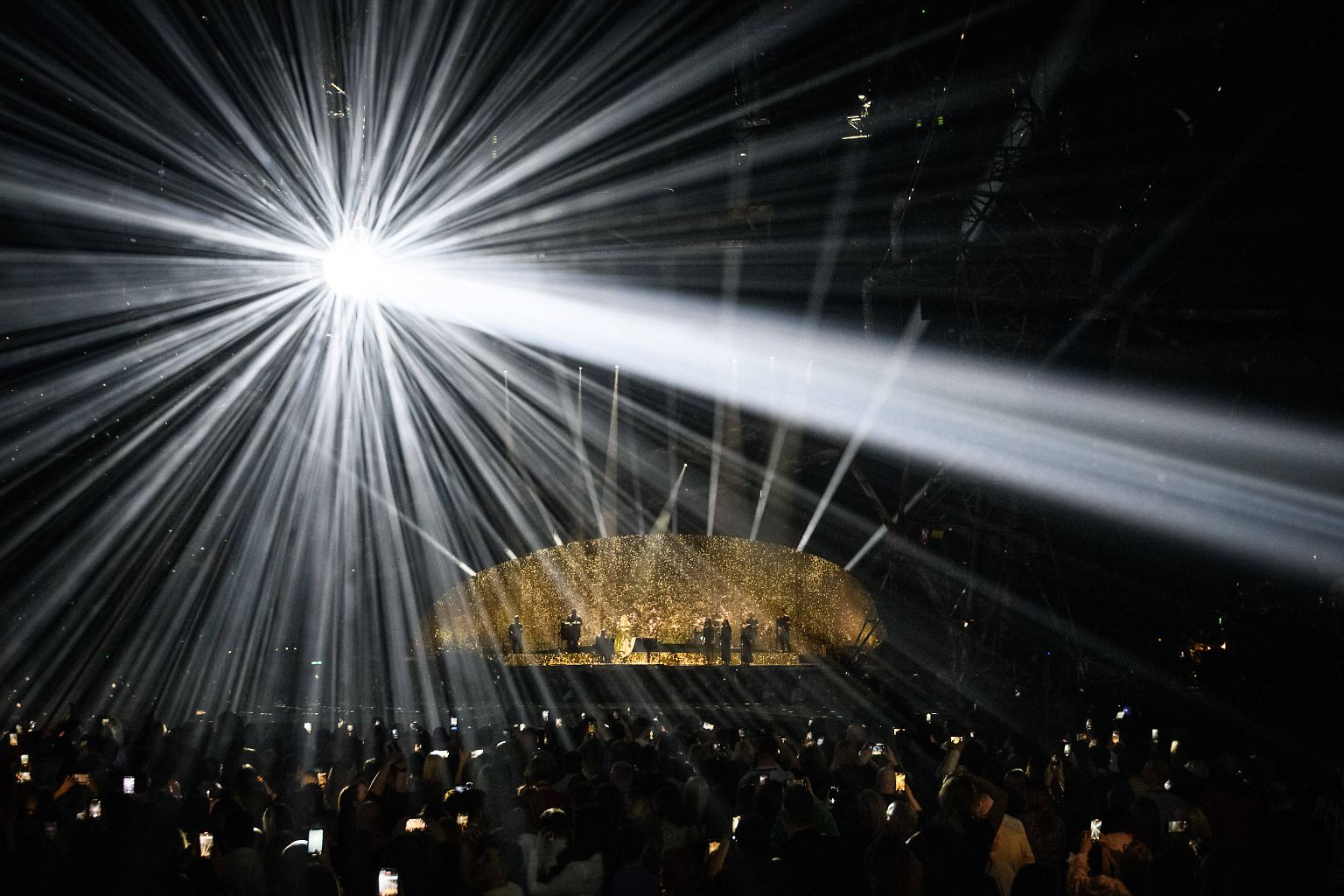 Am Dienstagabend gingen in London die Brit Awards über die Showbühne. Und nachdem Großbritannien eben erst die Corona-Maßnahmen gelockert hat, ...
